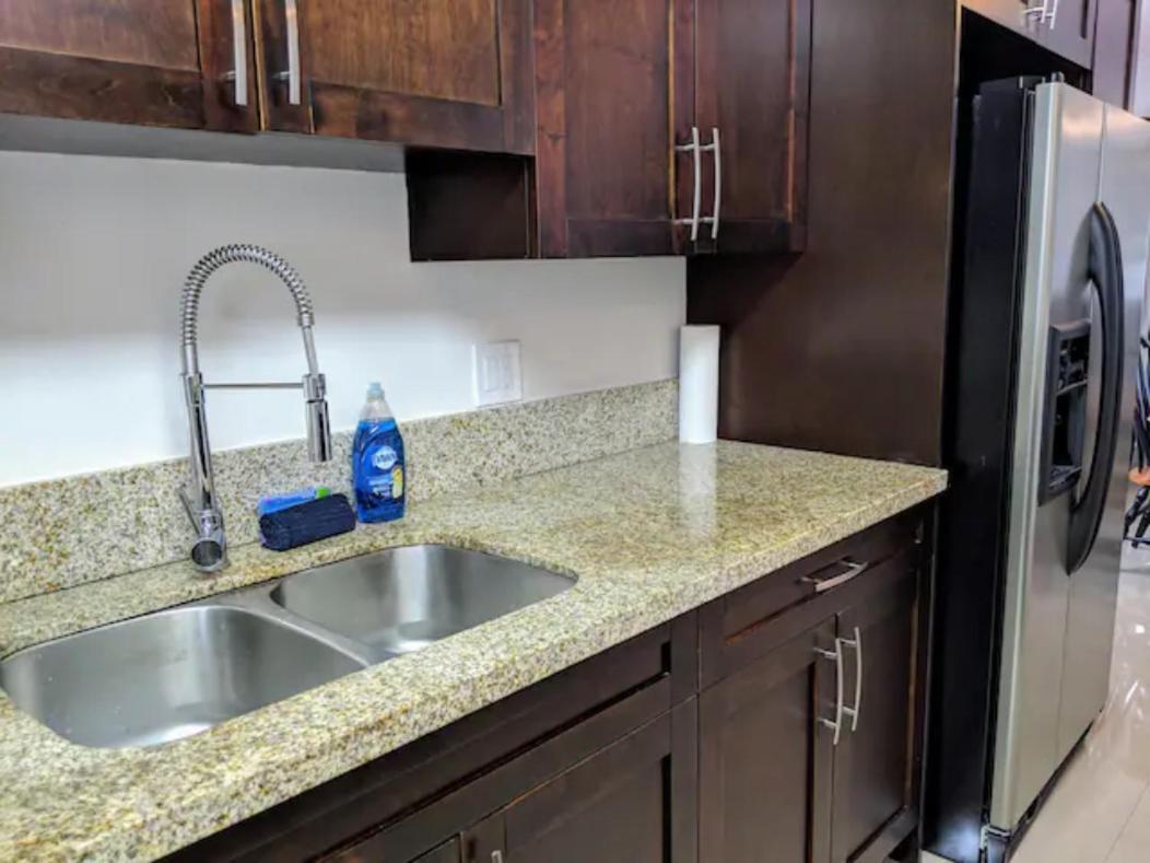 A4 - Endless Summer Rentals - Downtown Apartment Near Park, Ports, And Beach Fort Lauderdale Exterior foto